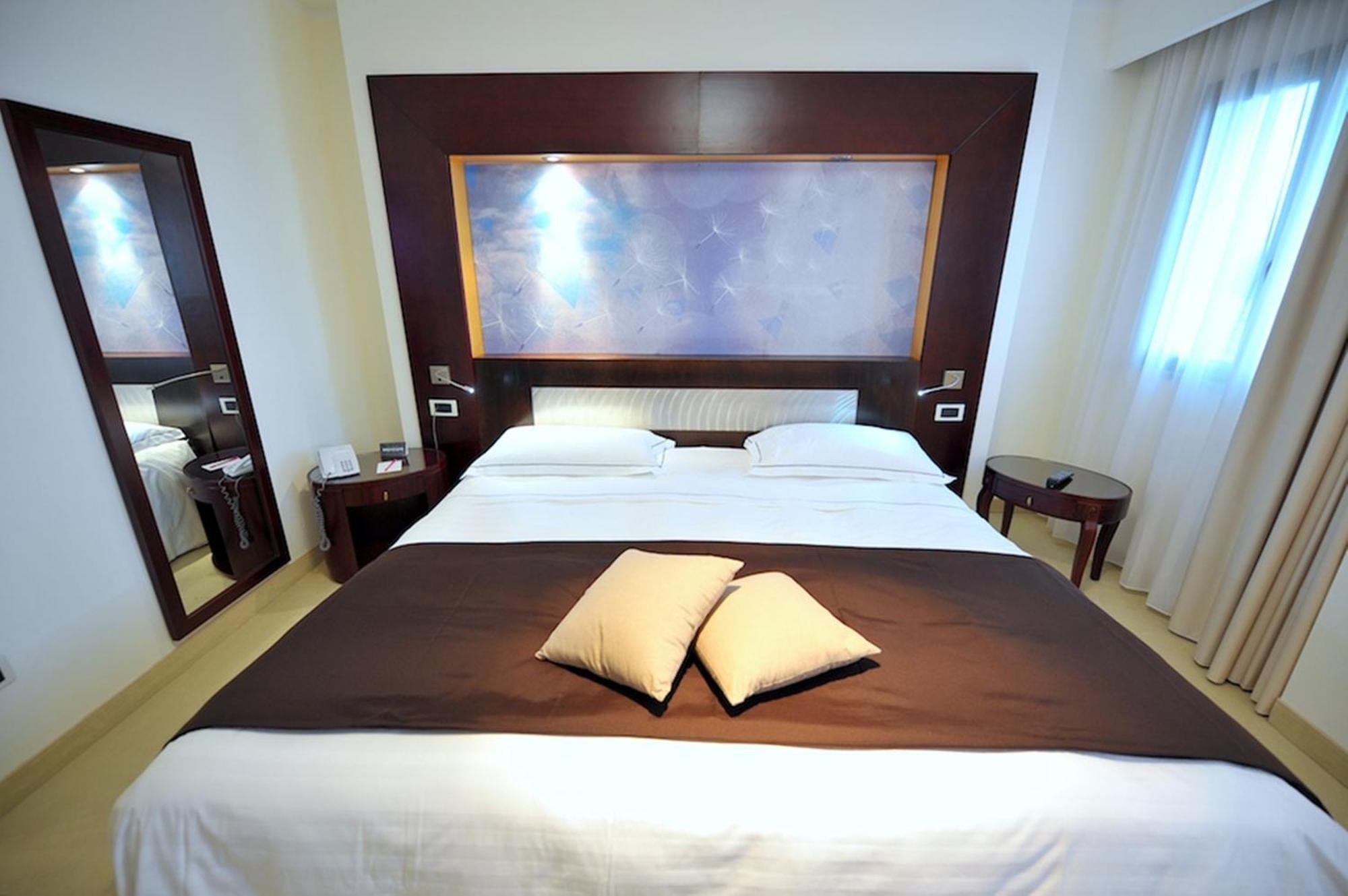Mercure Olbia Exterior photo